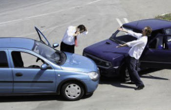 two cars collide, drivers shout at each other